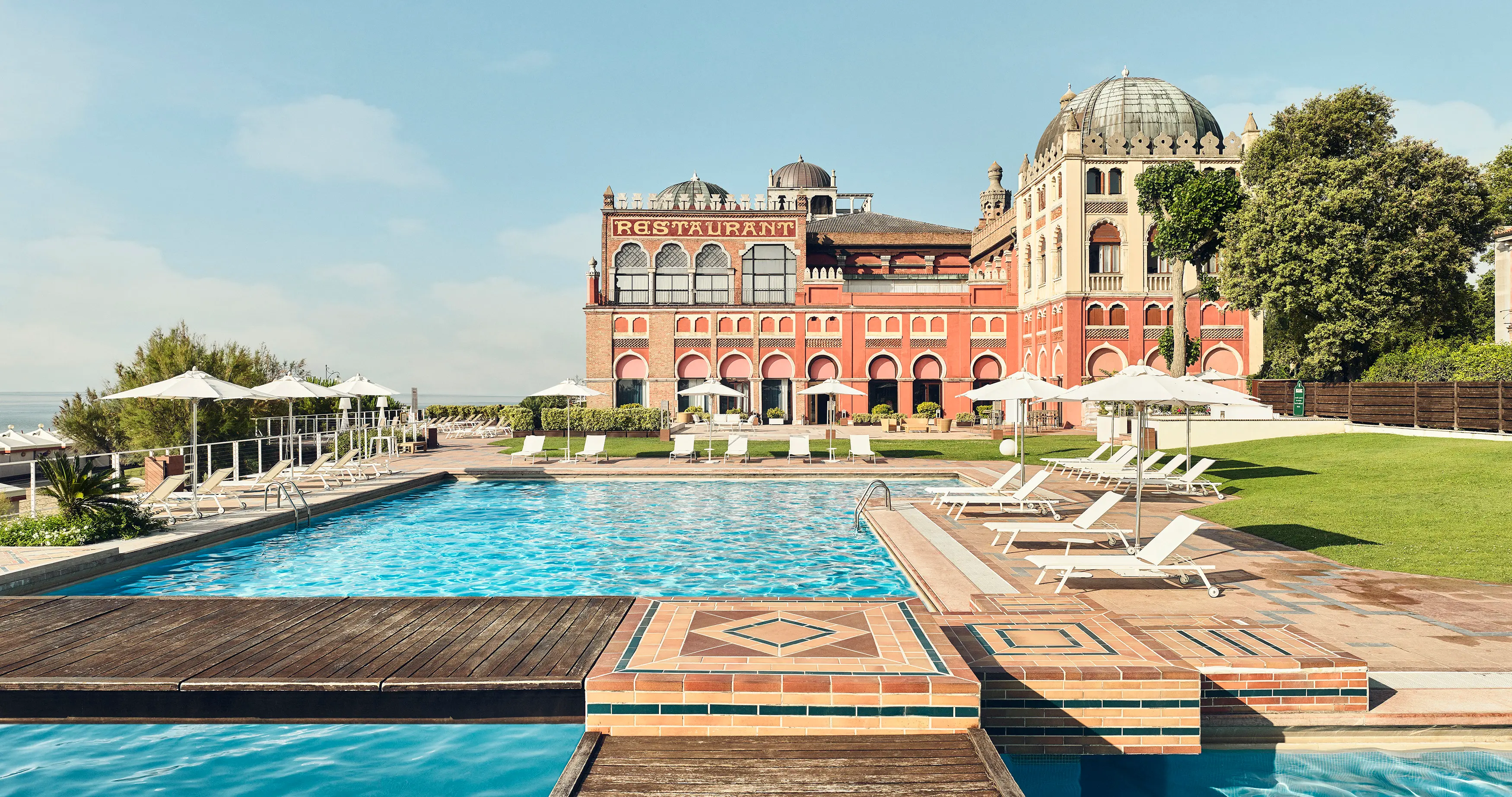 Hotelpool-Hotel_Excelsior_Venice_Lido_Resort